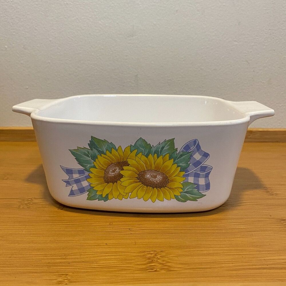 VTG Corning Ware Country Cottage Sunflower Gingham Pattern 1.5L Baking Dish USA